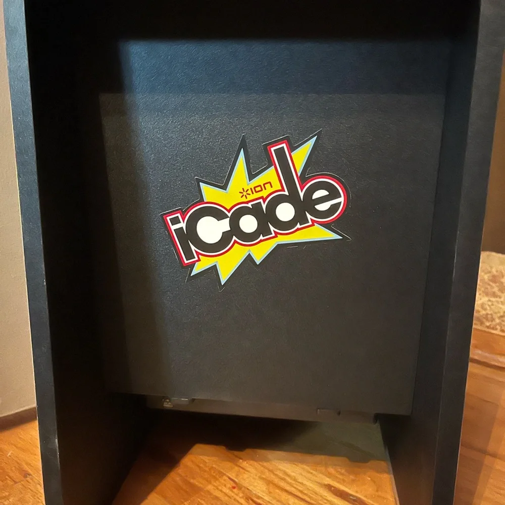 iCade Arcade Cabinet for iPad - with adapter and instructions